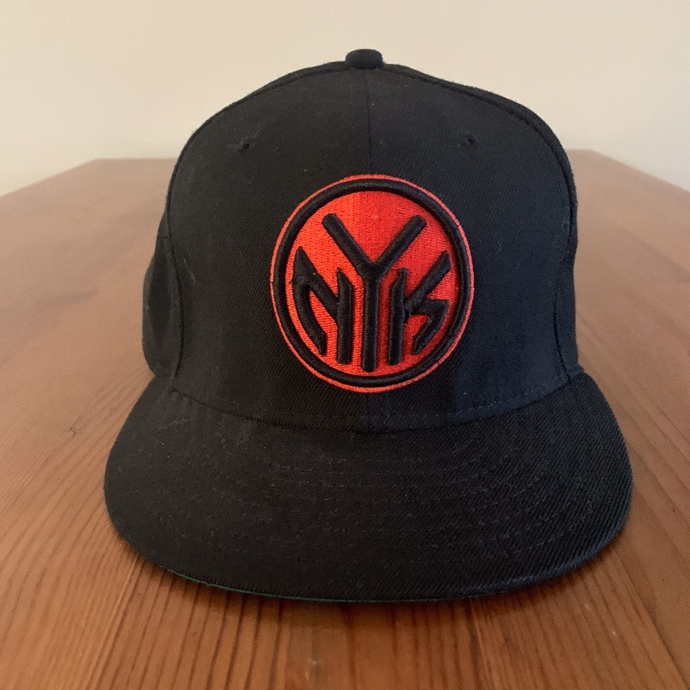 NY Knicks New Era Fitted Cap Black/Orange 7 3/8